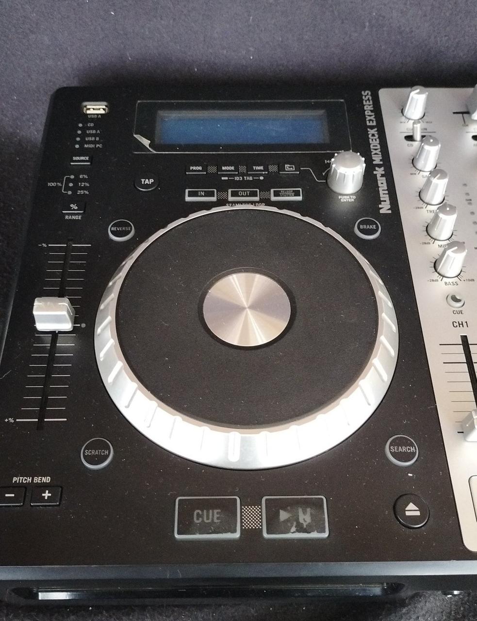 NUMARK CDX 開封のみで新品未使用品！！ NUMARK CDX 開封のみで新品未使用品！！