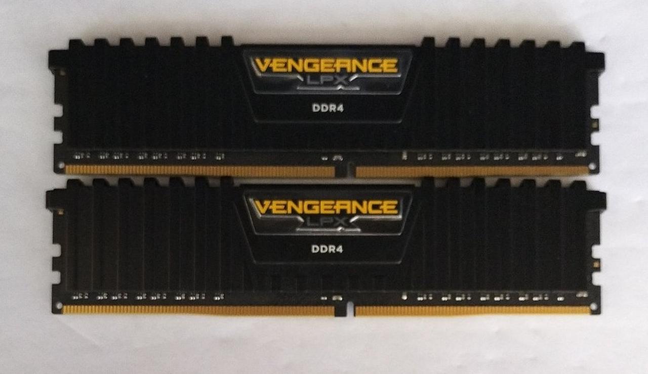 メモリー CORSAIR DDR4 2666 MHZ 64 GO 4X16GO メモリー CORSAIR DDR4 2666 MHZ 64 GO 4X16GO メモリー CORSAIR DDR4