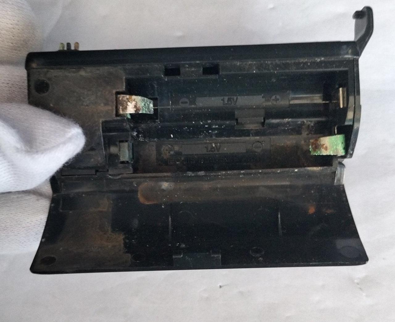 液漏れ跡・サビあり