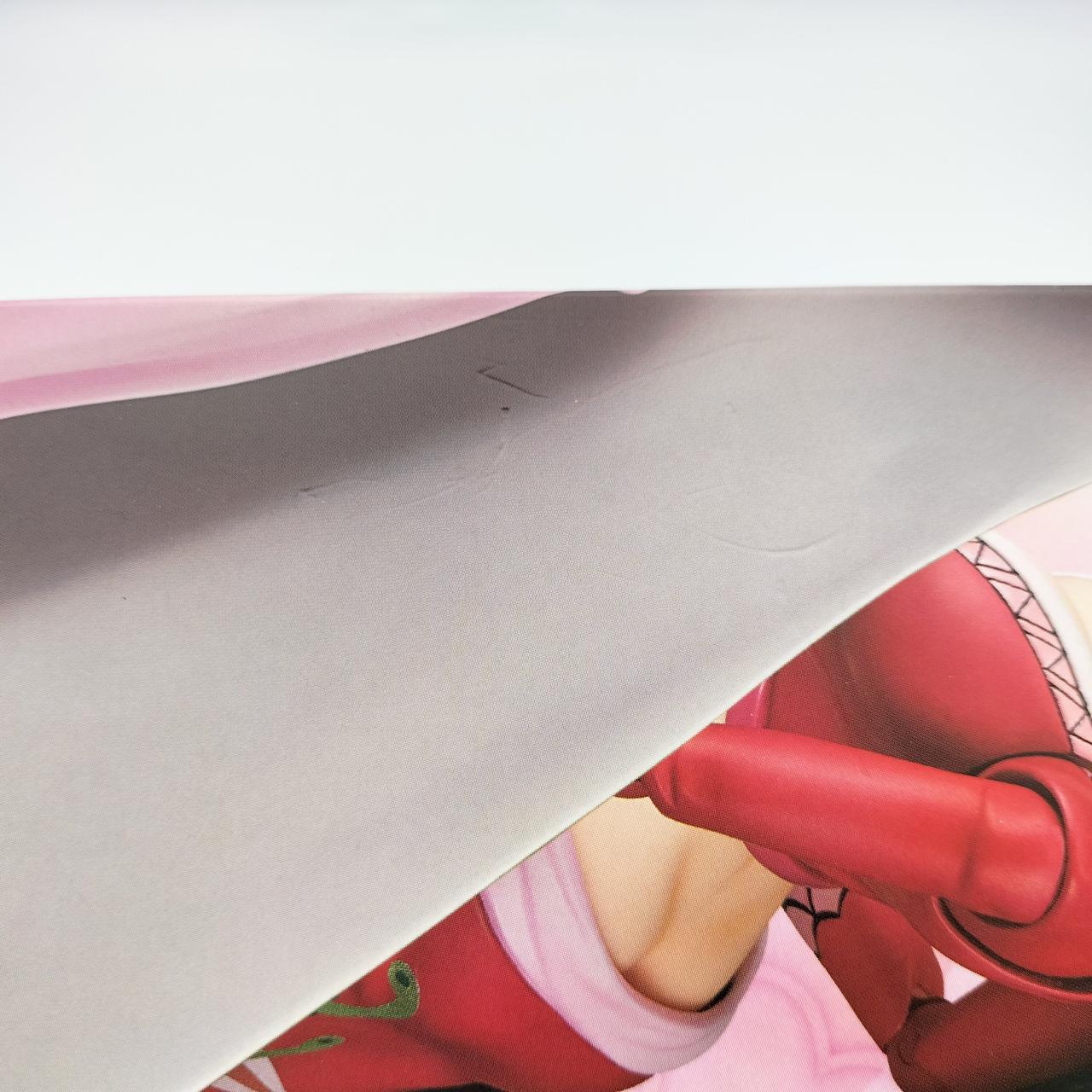 小さい凹みあり