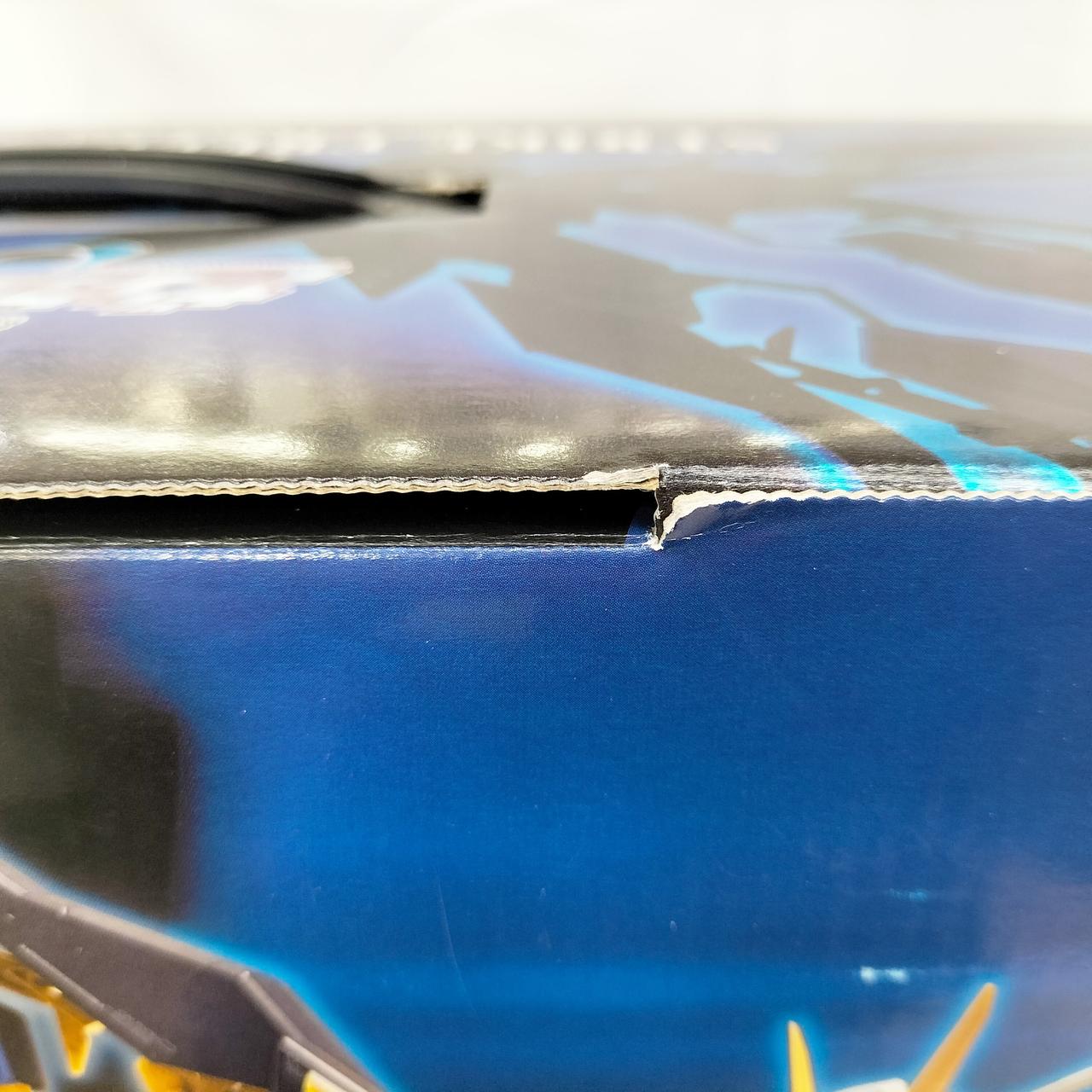 小さい剥がれあり