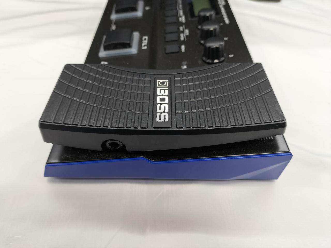 【未使用品】BOSS GT-1　ボス　マルチエフェクター Amazon.co.jp: BOSS/GT-1 ボス ギター マルチエフェクター