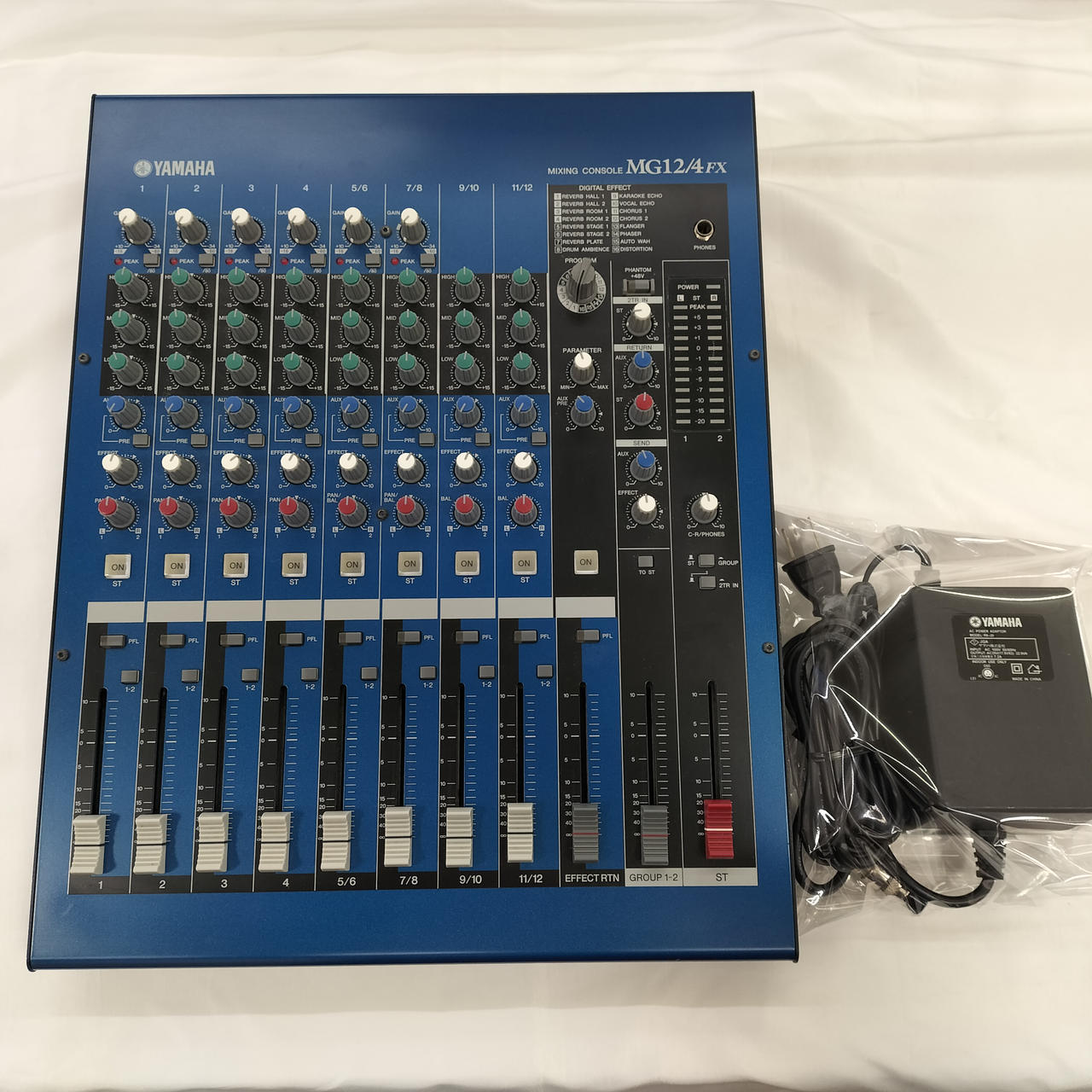 ヤマハ YAMAHA ミキシングコンソール MG12/4 ヤマハ | MG Series