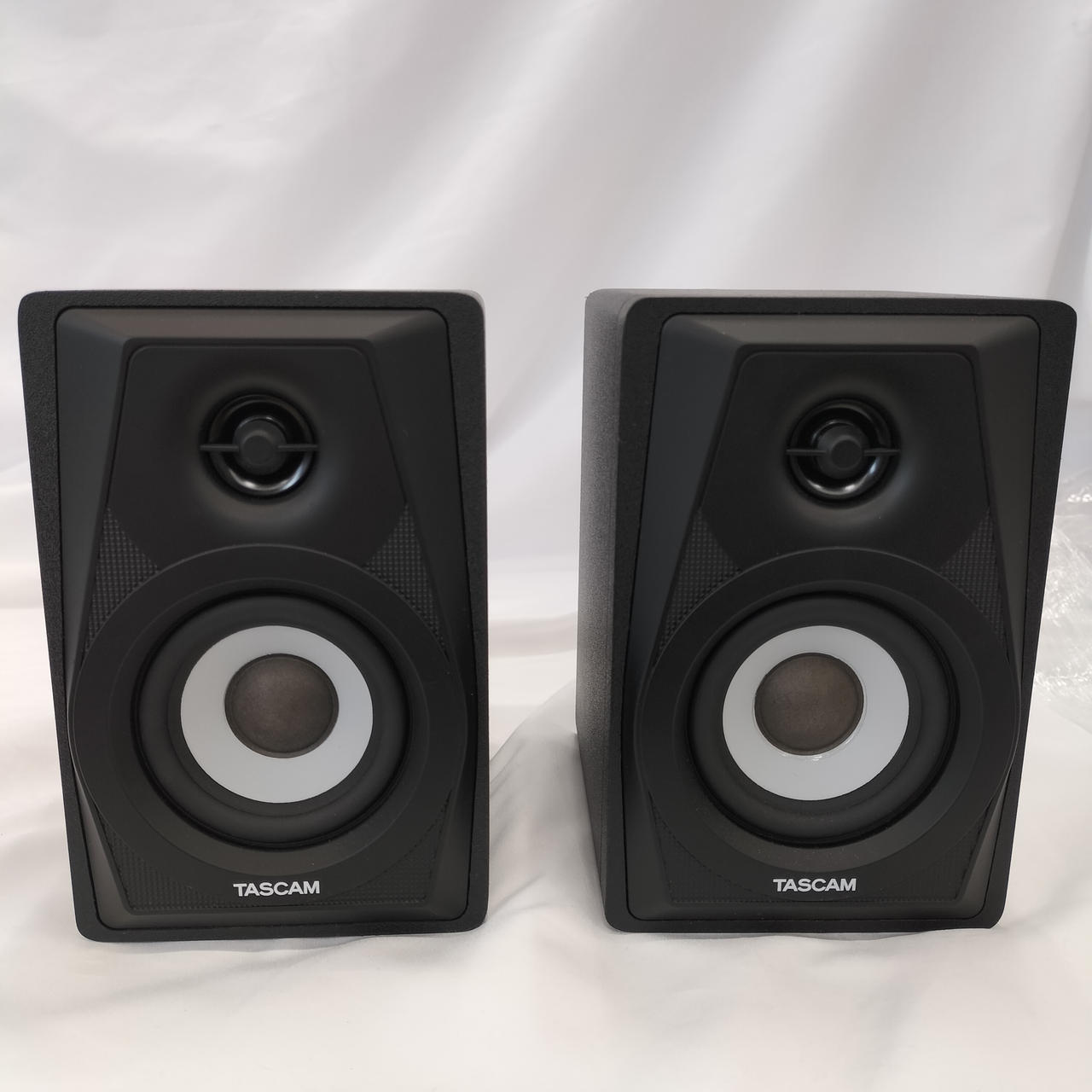タスカム(TASCAM)|デスクトップパワードモニタースピーカー|【ハード