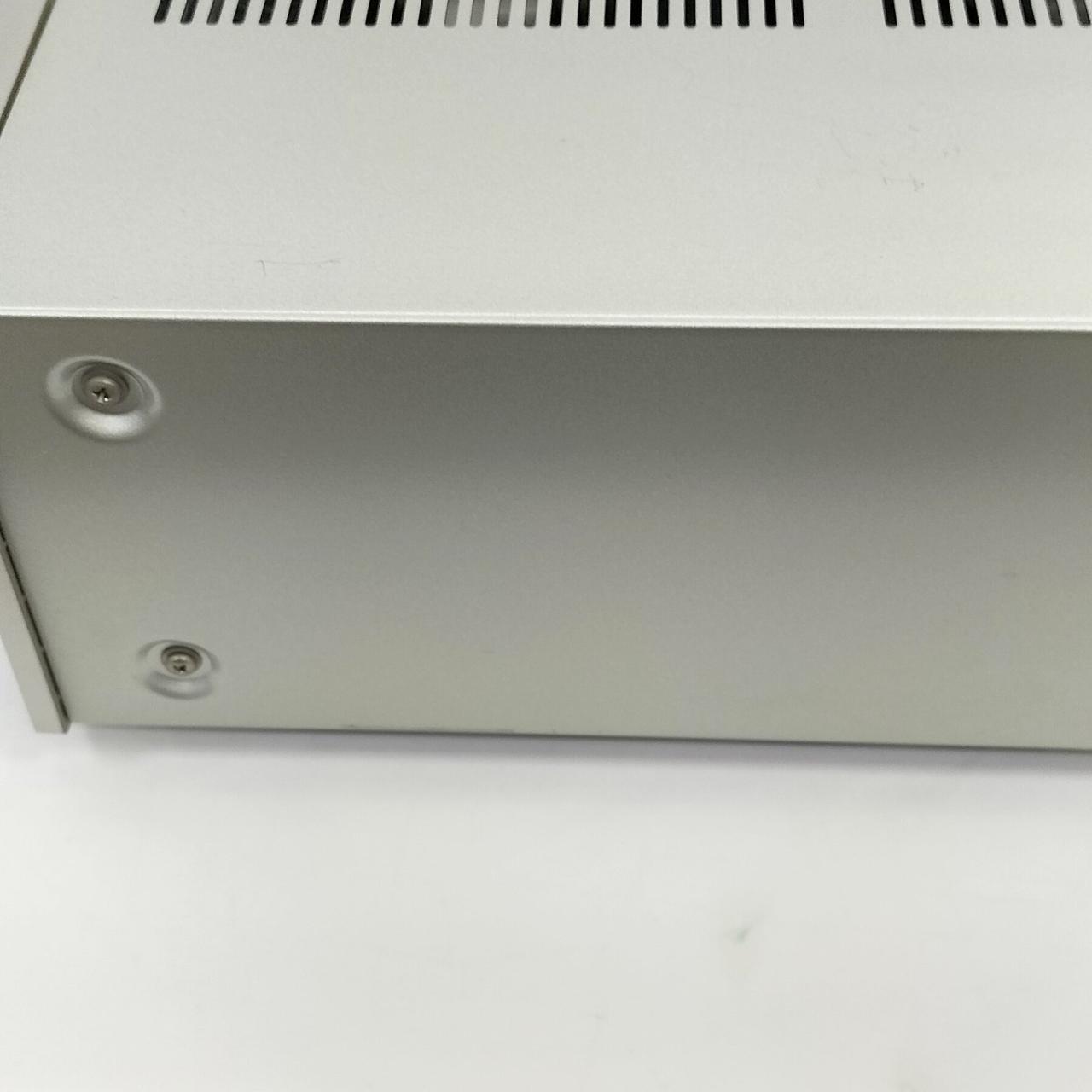 天板に傷があります。