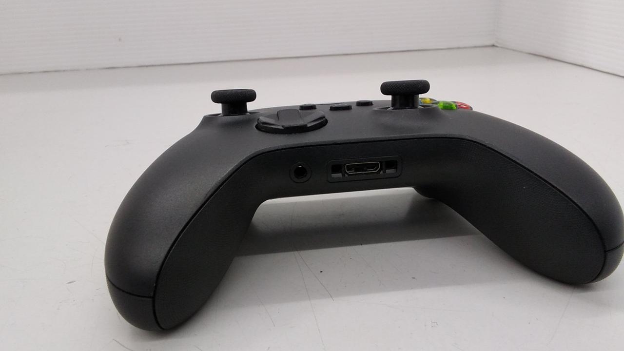 Microsoft マイクロソフト/XBOXSeriesX1TB SSD/RRT-00015/045233232717/ゲーム機/Bランク/88【中古】 Xbox 【あすつく、土日、祝日発送、店舗受取可】中古品【Bランク