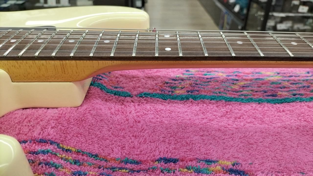 fernandes サスティナー付きストラトキャスター型 フェルナンデス fernandes サスティナー付きストラトキャスター型