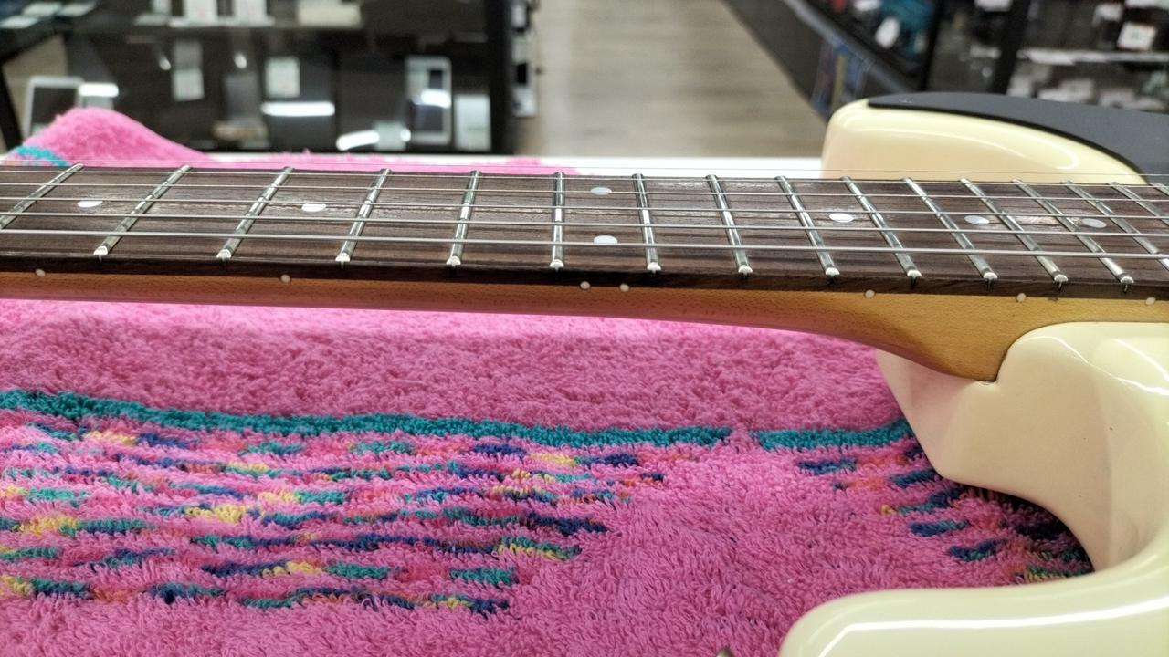 fernandes サスティナー付きストラトキャスター型 フェルナンデス Fernandes新型サスティナーレビュー🎸ザグりがいらない