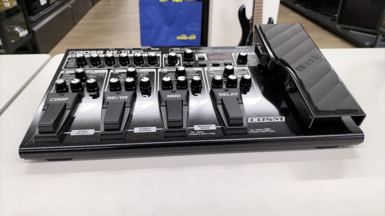 BOSS ME-70 マルチエフェクター ハードケース付き Amazon.co.jp: 【ハードケース/ブラック付】BOSS ME-70 ボス