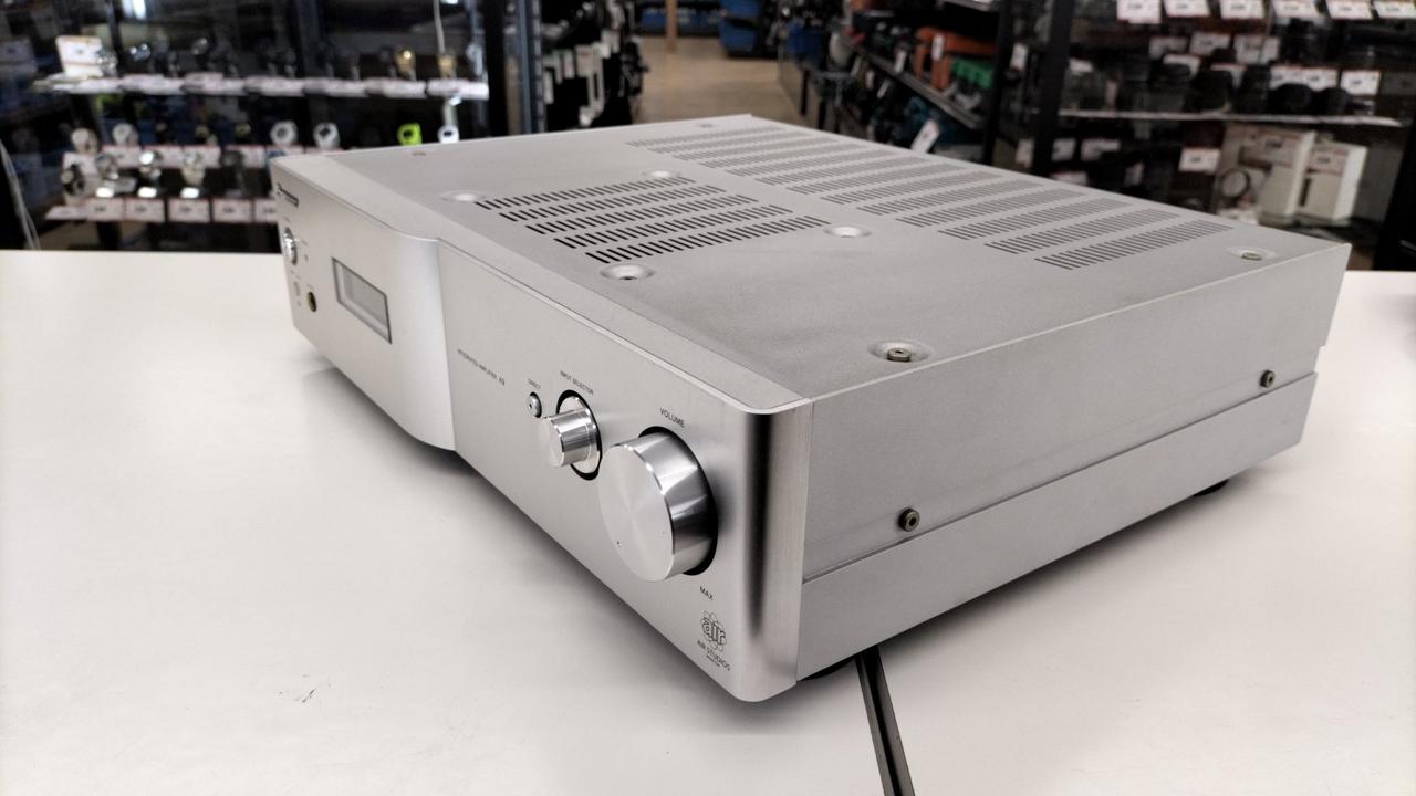 プリメインアンプ Accuphase E-4000 AB級プリメインアンプ【お取り寄せ