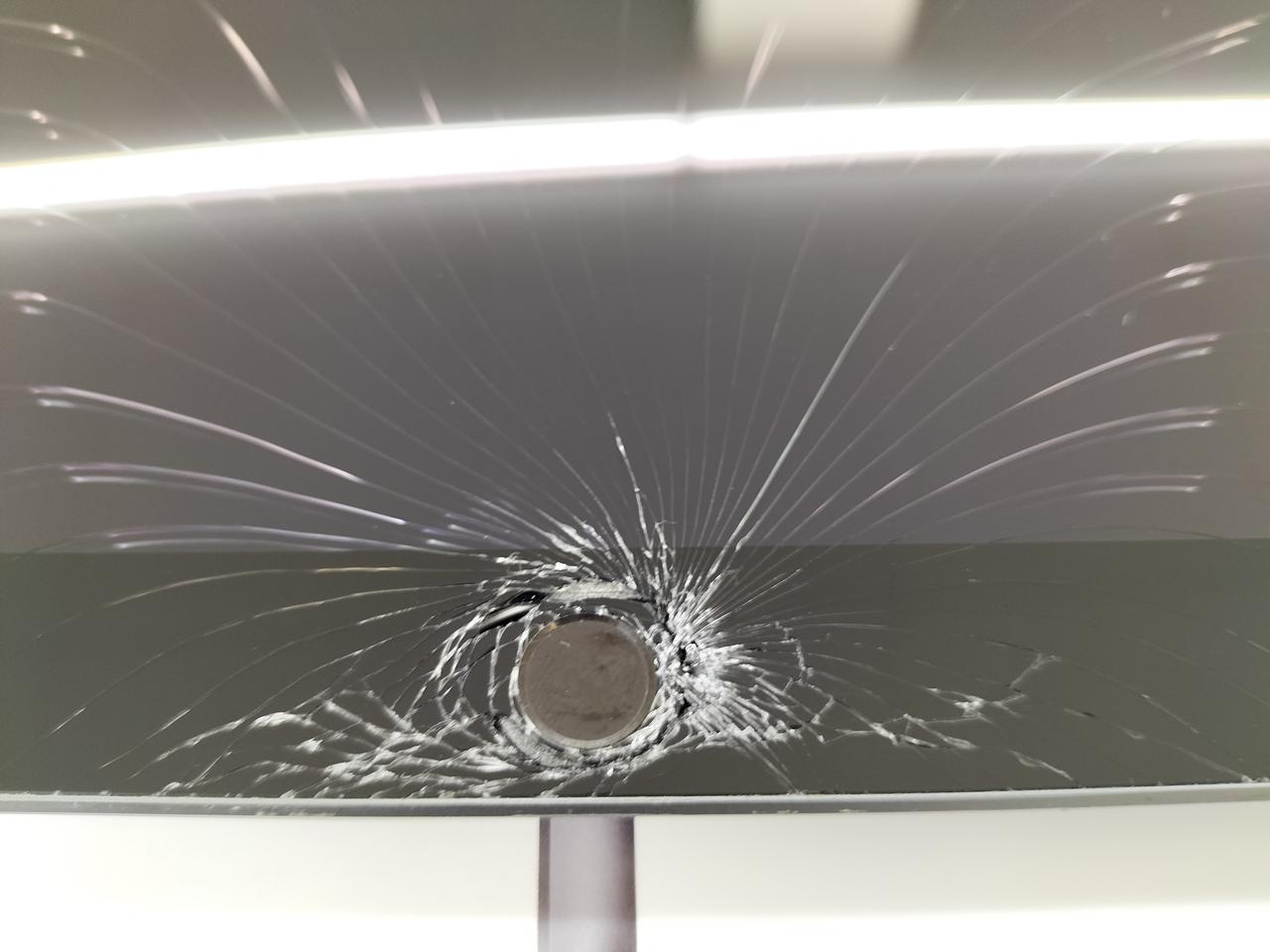 ホームボタン中心に破損あり、動作可能