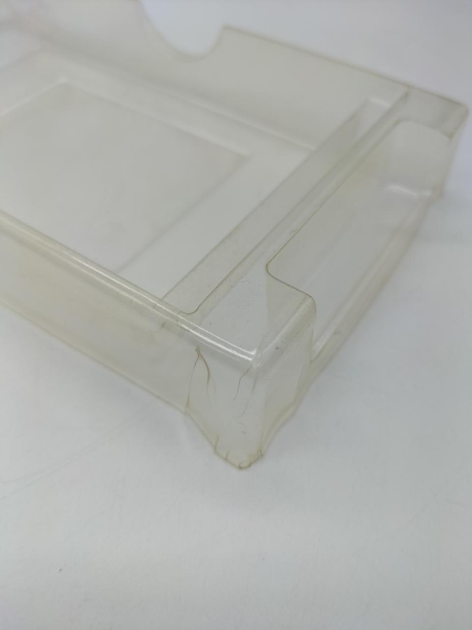 内箱に破れあり