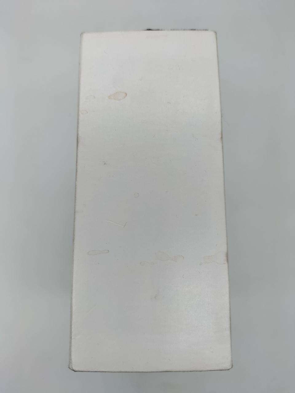 箱イタミ、シミあり