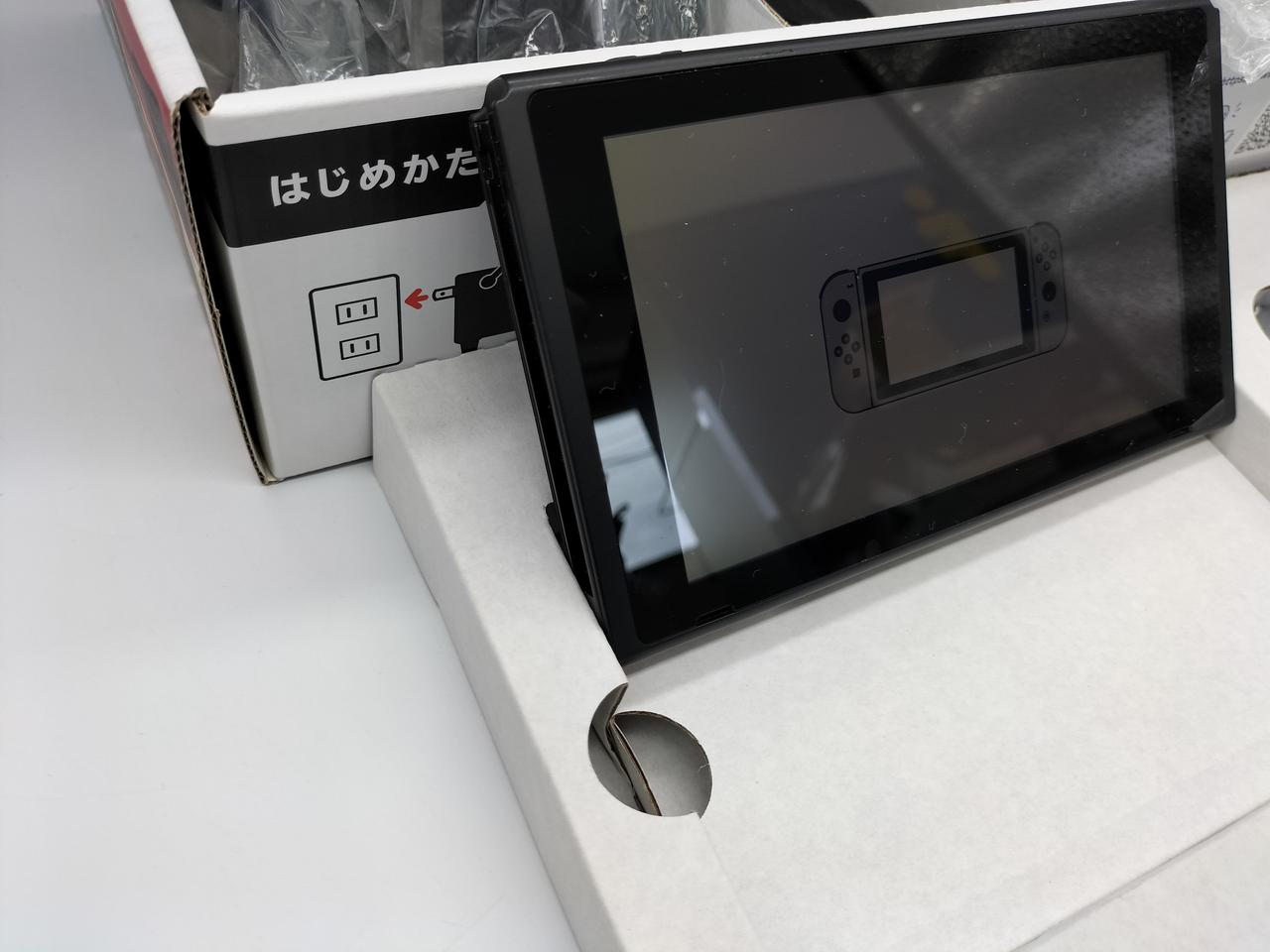 液晶、黄変あり