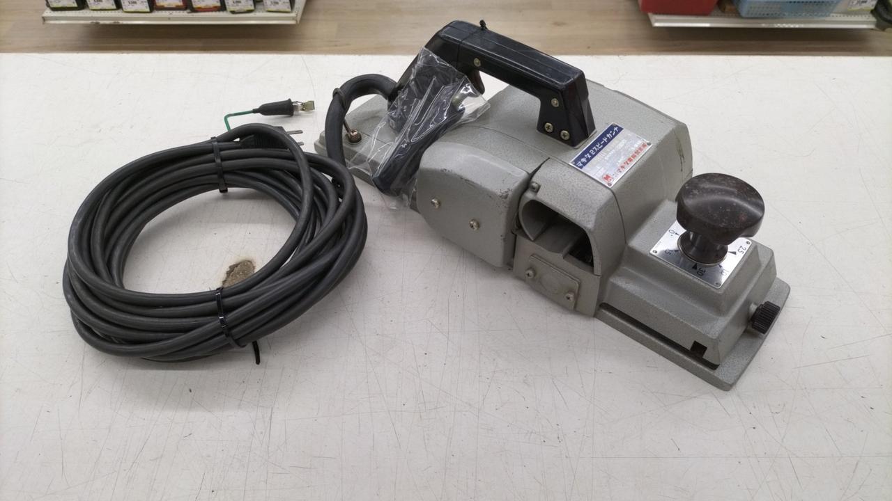 Makita - マキタ 2 スピードカンナ 1804A Amazon | マキタ(Makita) 1804NSP 136ミリ 2スピードカンナ(替刃