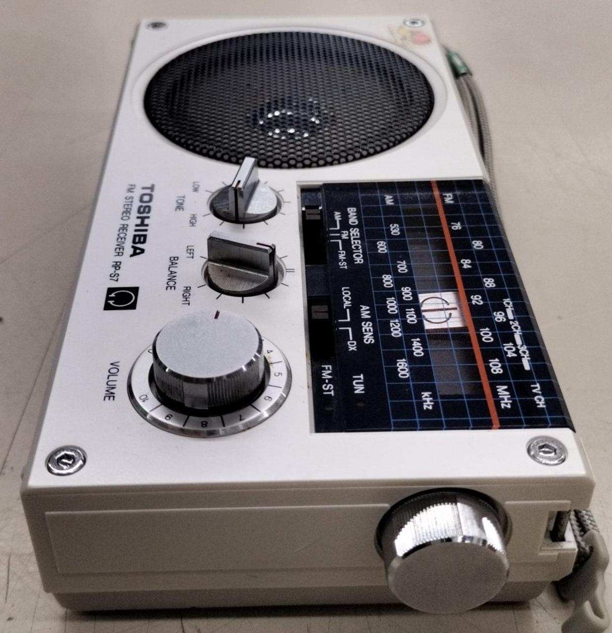 昭和レトロ TOSHIBA FM/AMラジオ RP-S7 動作品 昭和レトロ TOSHIBA FM/AMラジオ RP-S7 動作品 ラジオ・コンポ