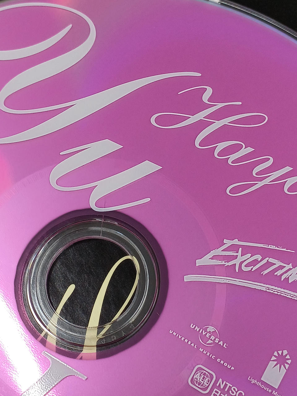 ディスク4 　画面中央透明部分にヒビあり