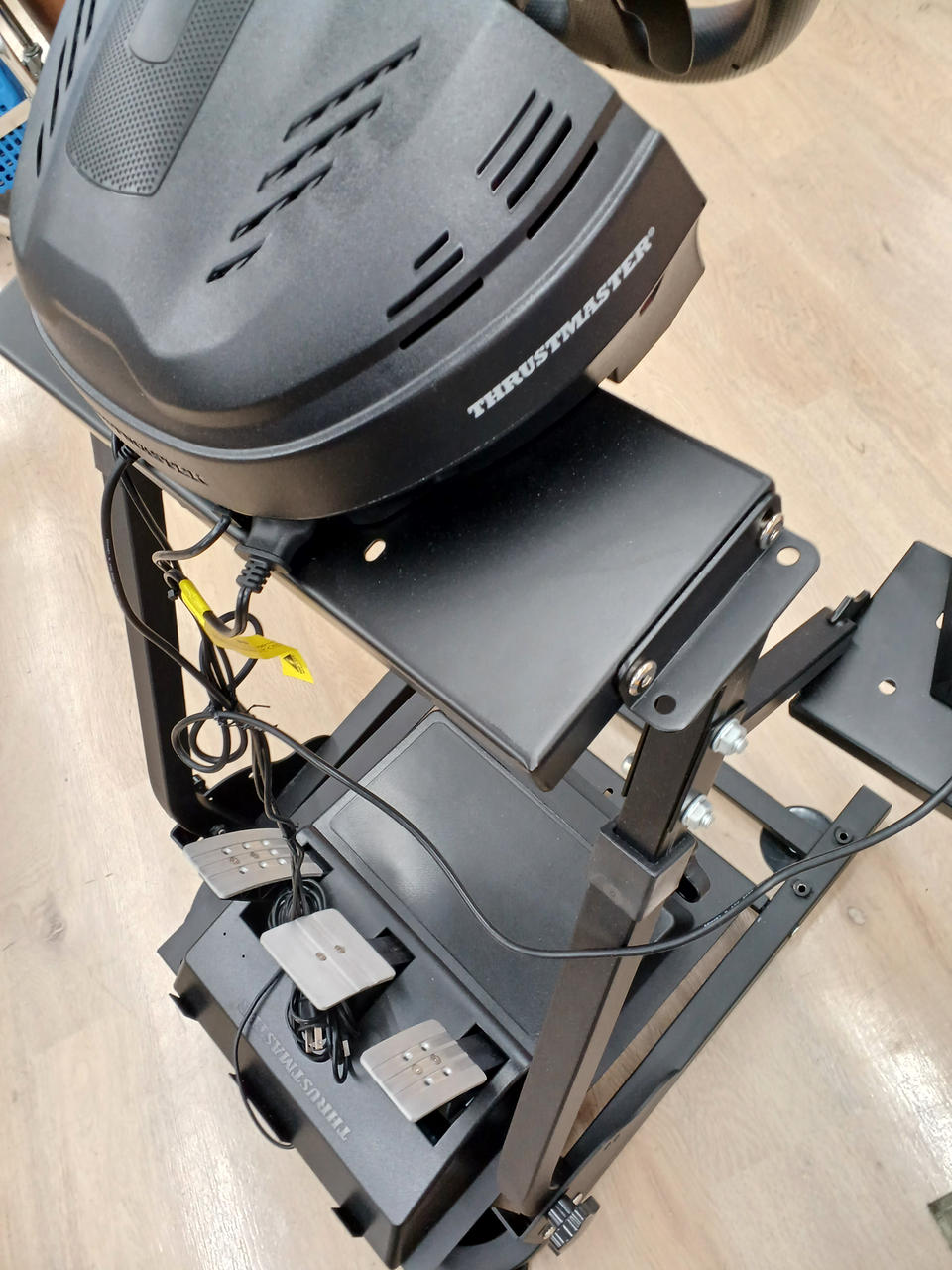 【極美品】T300RS スラストマスター Amazon.co.jp: 【国内正規品】Thrustmaster スラストマスター