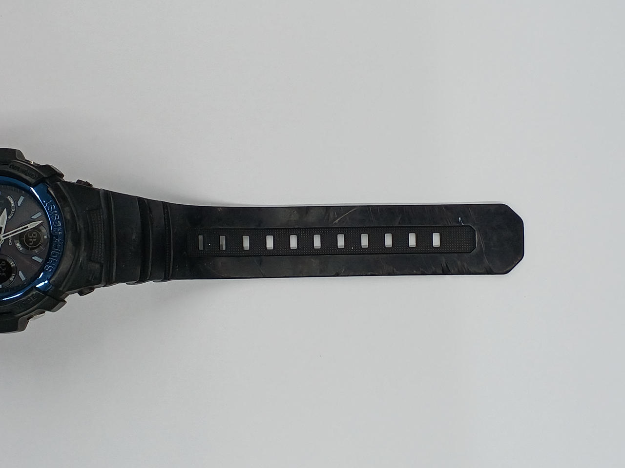 ベルトキズ多めです