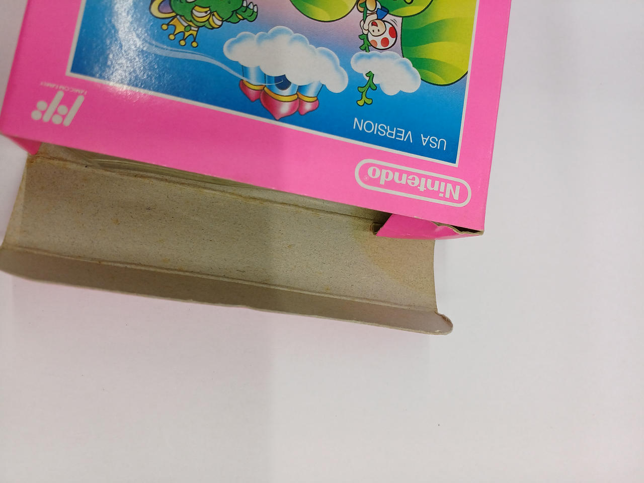 箱の中身に少しシミあり