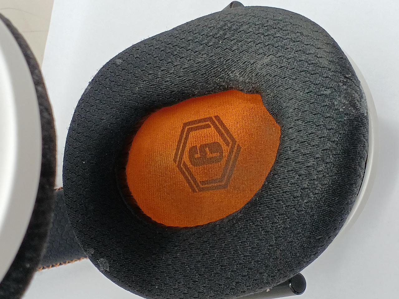 イヤーパット汚れあり