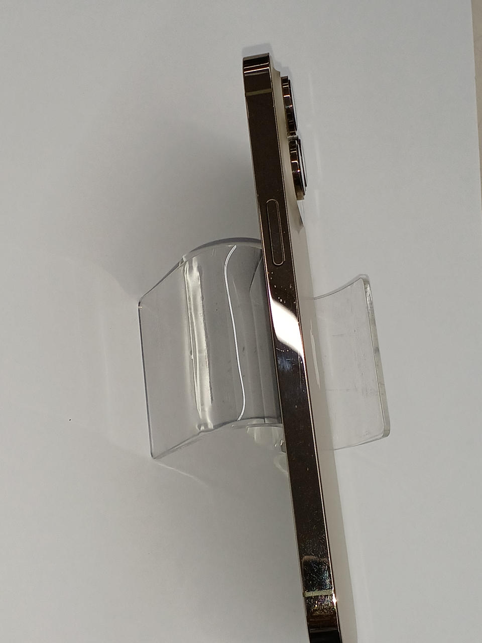 周りの縁金の部分に細かなキズあります