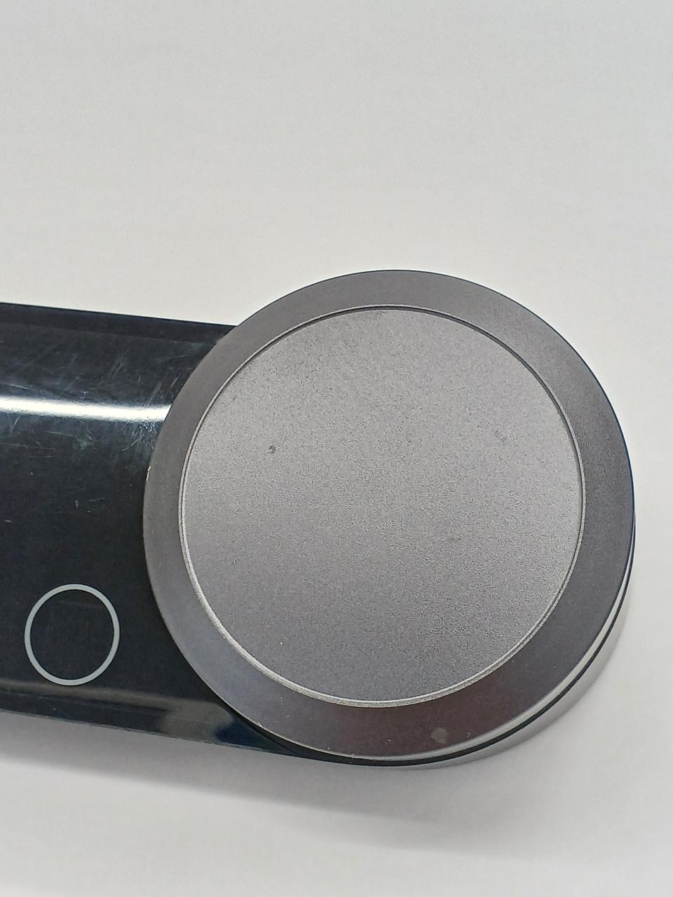 表面に細かなキズあり