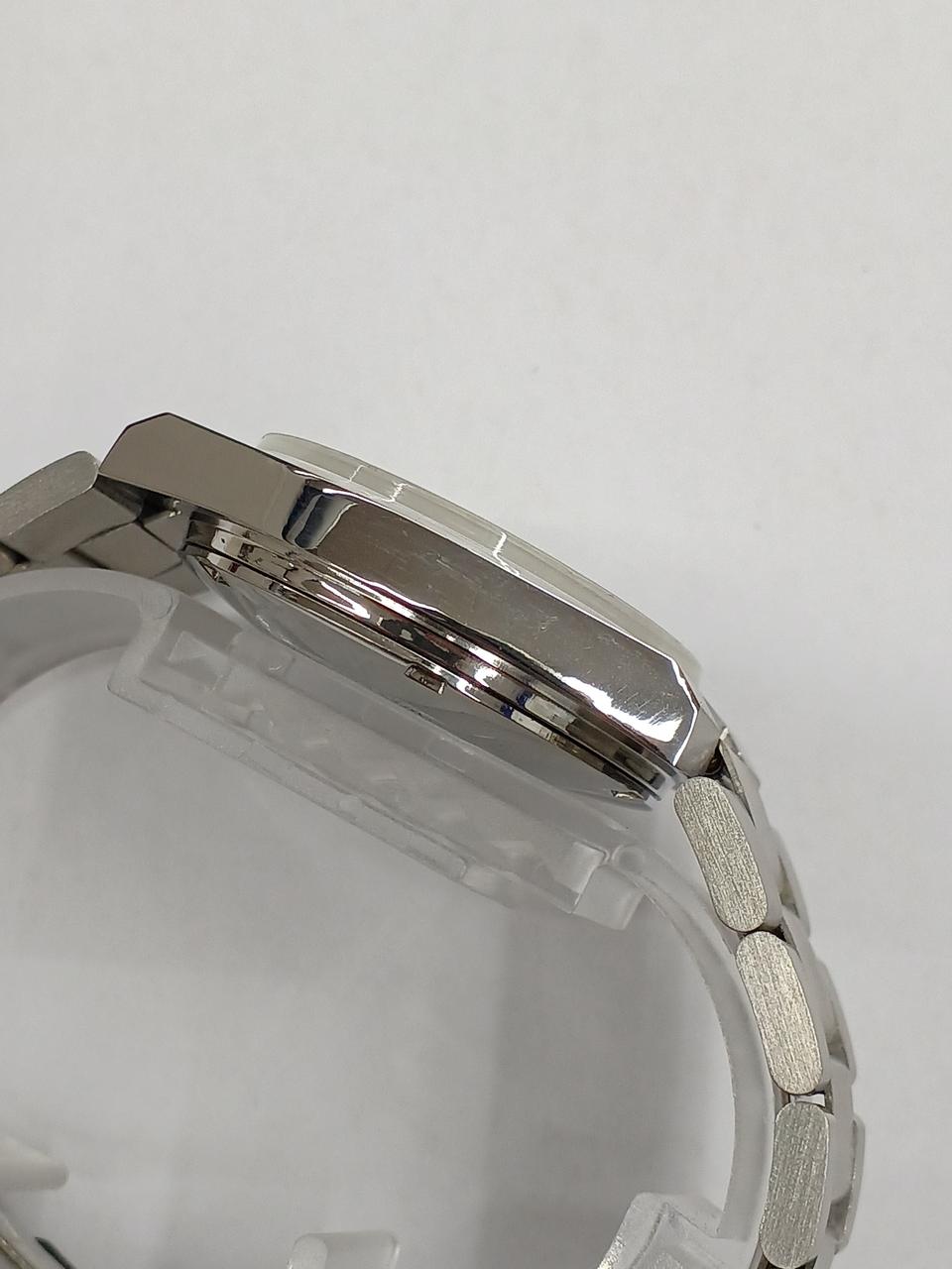 ケース側面キズあり