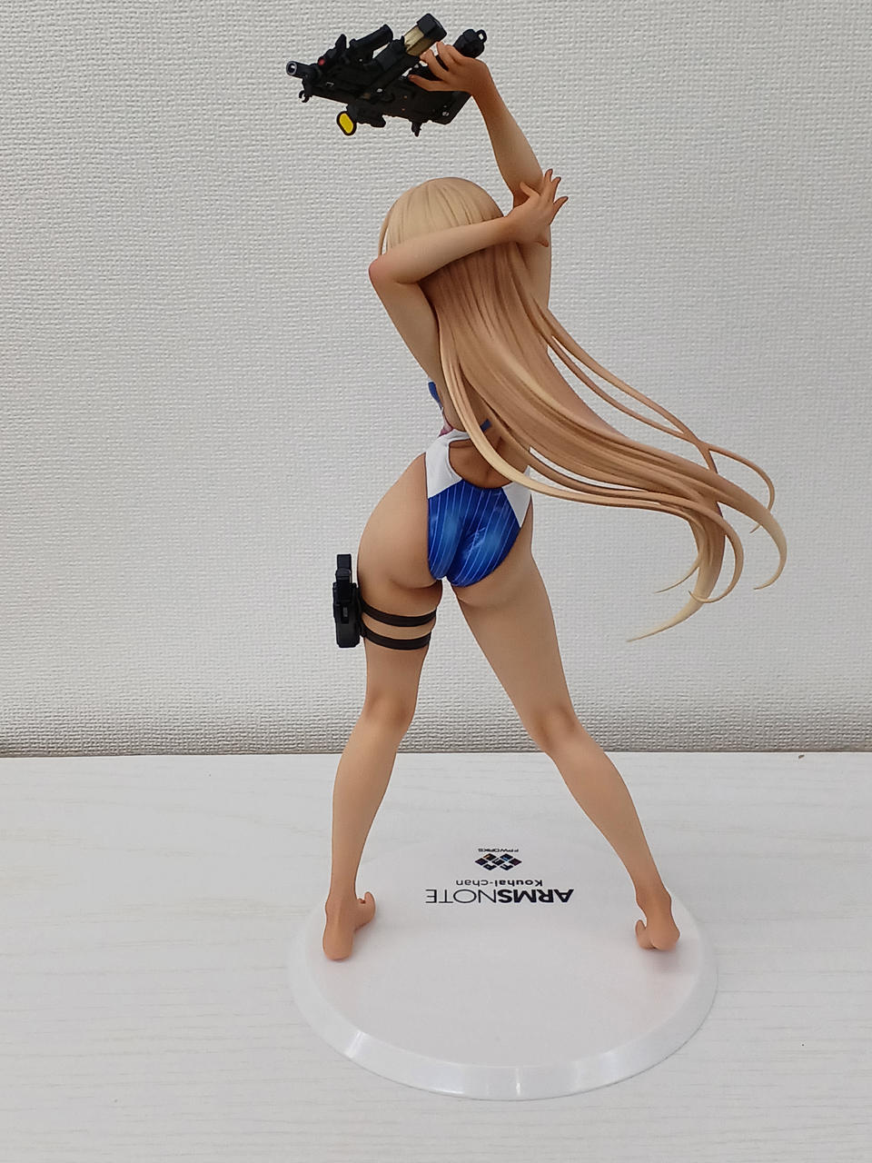 【極美品】AMAKUNI 水泳部のコウハイちゃん 1/7スケールフィギュア 中古】(本体A/箱B)ARMS NOTE 水泳部のコウハイちゃん 青色ライン