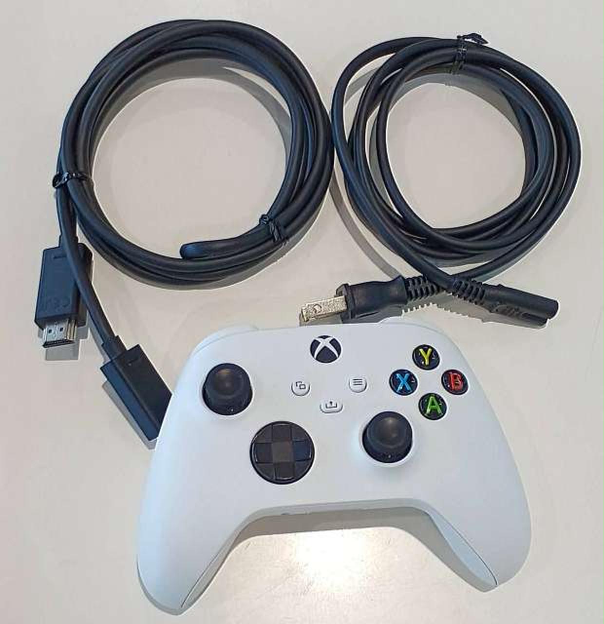 XboxONE本体と他ソフト3つ XboxONE本体と他ソフト3つ XboxONE本体と他ソフト3つ