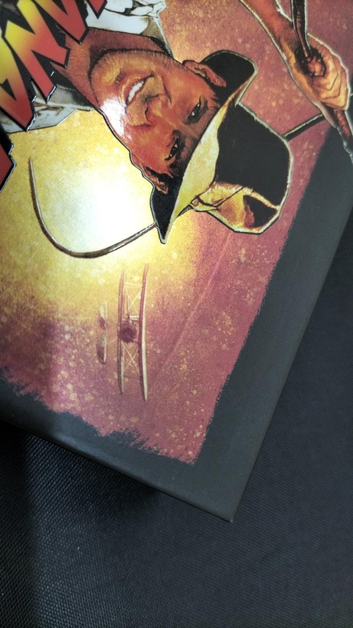 画像中央部分凹みあり