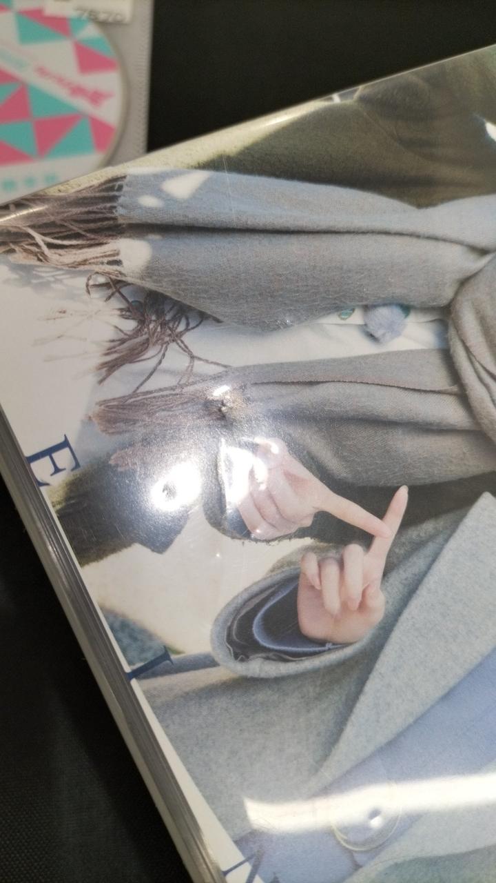 パッケージ一部凹みあり