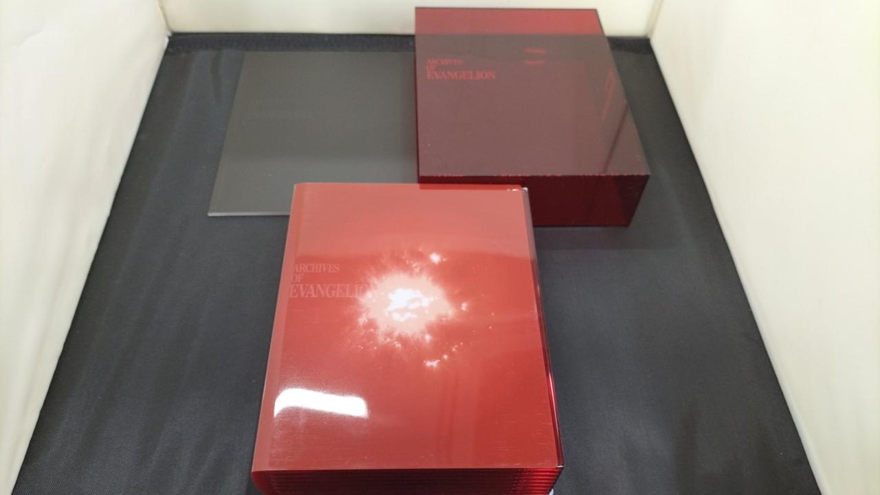 アクリル素材外箱に全体的にスレあり