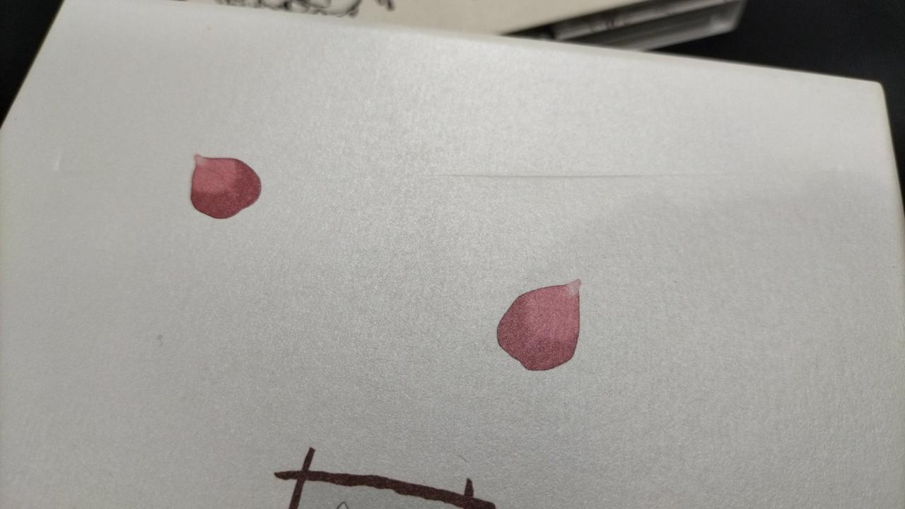 外箱裏面にキズあり