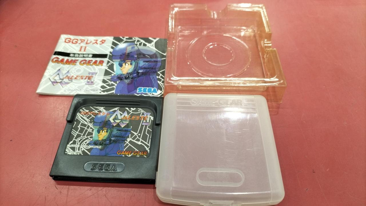 ブリスター黄ばみあり。