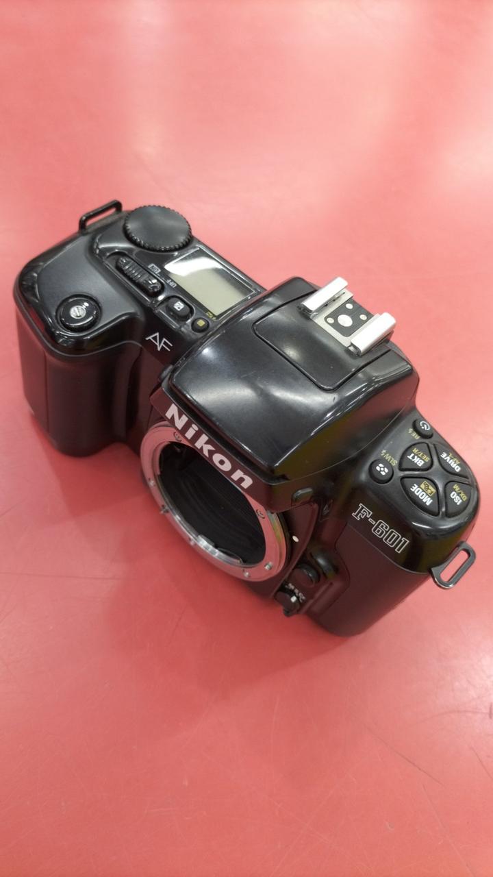 Nikon F-601 フィルムカメラ 美品 a2454 Nikon F-601 フィルムカメラ