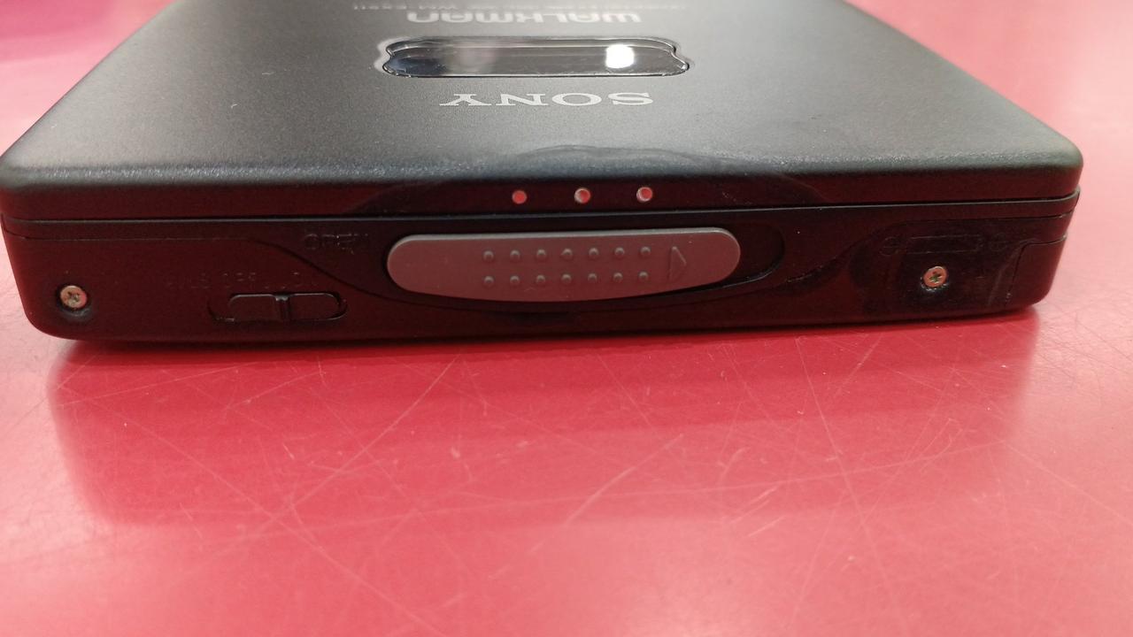 ジャンク SONY WM-EX511 Walkman ソニー ウォークマン WALKMAN - 【ジャンク品】SONY WM-EX511 カセットウォークマン の通販
