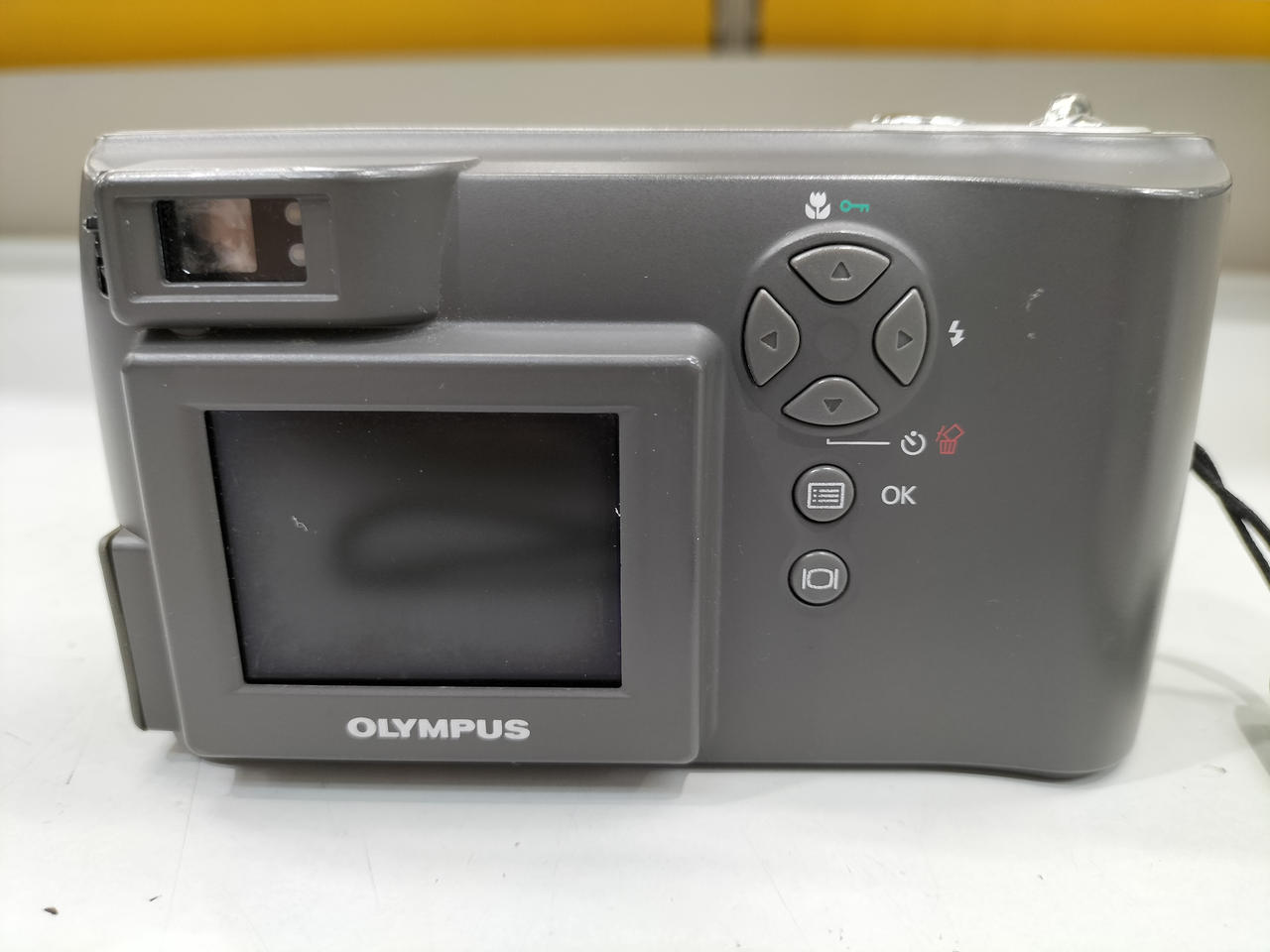OLYMPUS　ズーム　クォーツデイト　稼働確認済　フィルムカメラ　新品電池付き OLYMPUS|デジタルカメラ|HARDOFFオフモール（オフモ）|2014300000020718