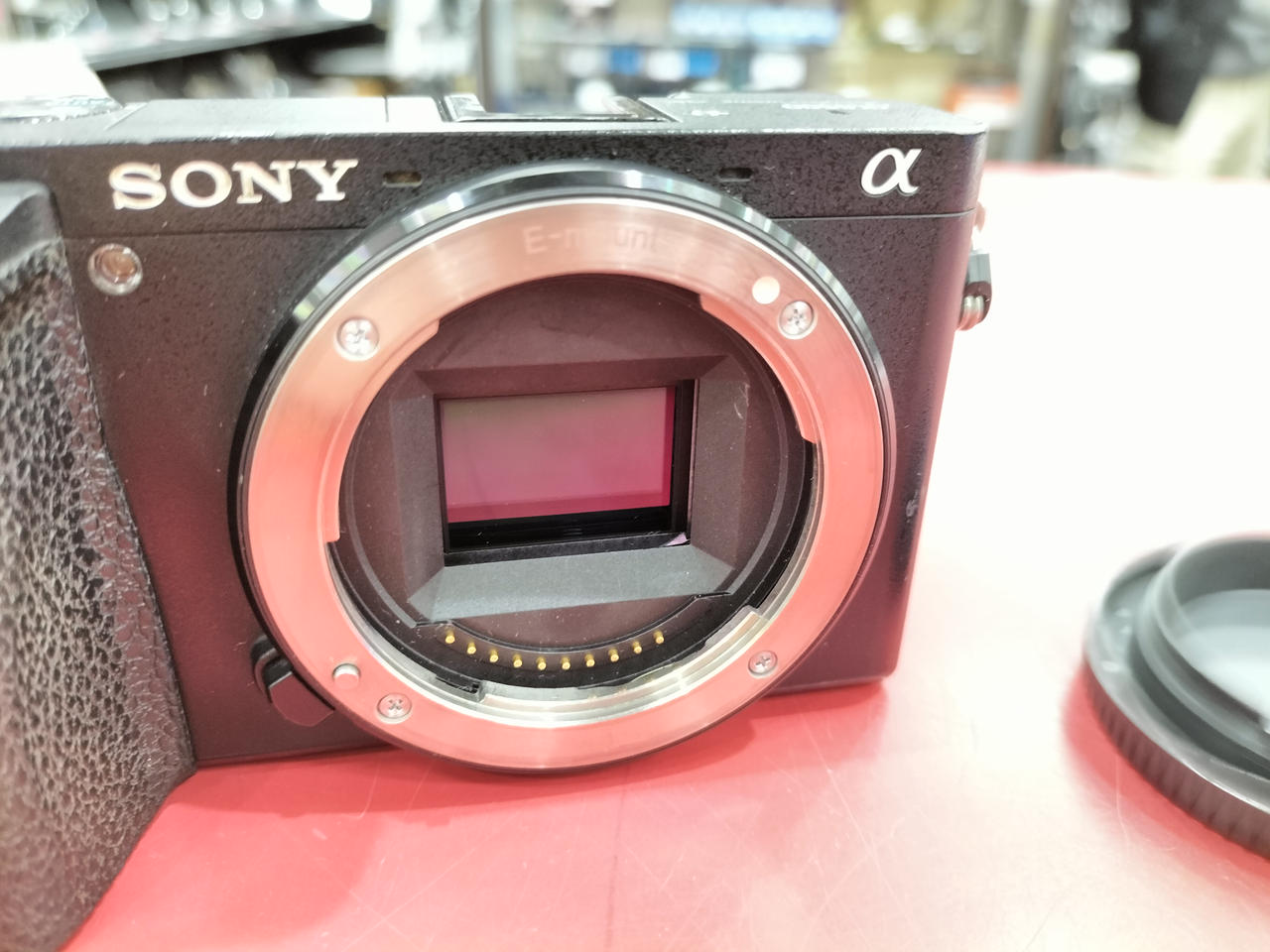 SONY ミラーレス一眼カメラ 本体とレンズ付き α6500 SONY α6500 ミラーレス一眼 本体・付属品 ソニー(SONY)|ミラーレス一眼