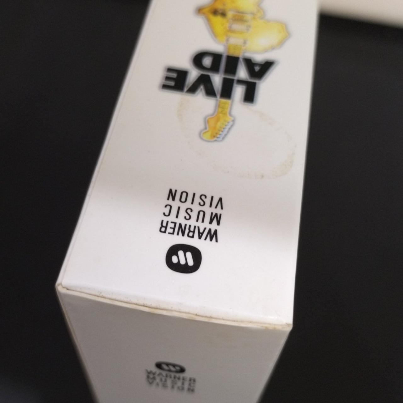 画像中央部分汚れあり