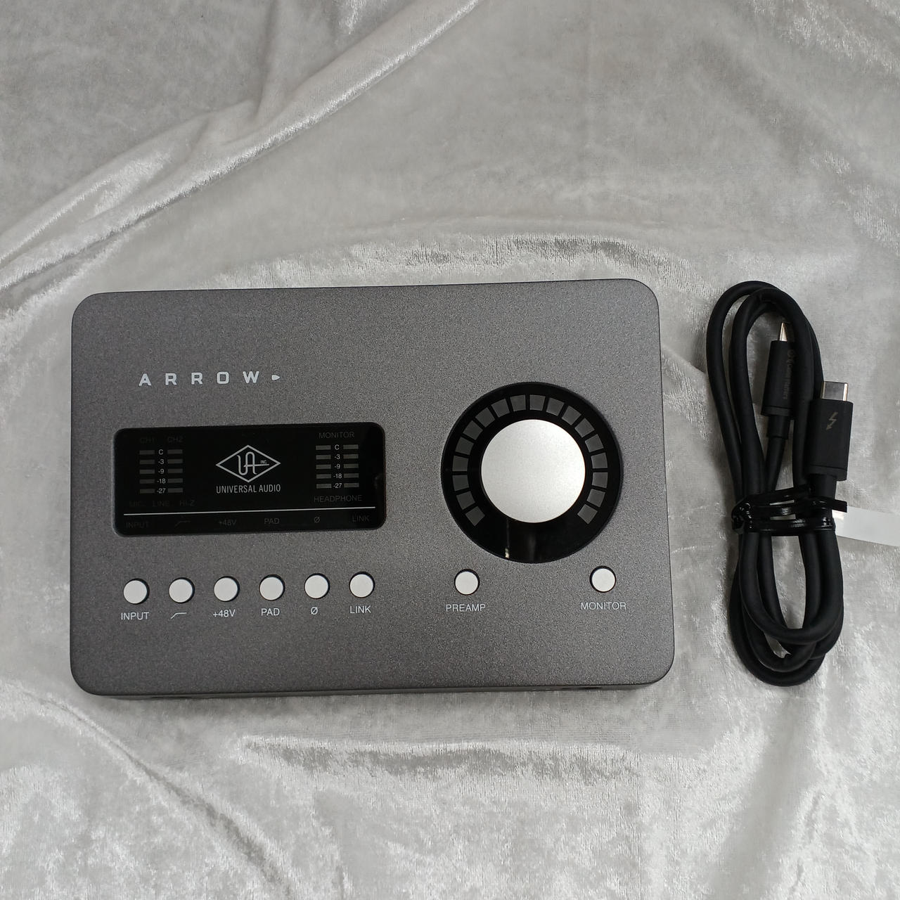 Universal Audio Arrow オーディオインターフェース ケース付 Universal Audioの低価格だけど高品質！Arrowをご紹介いたします！