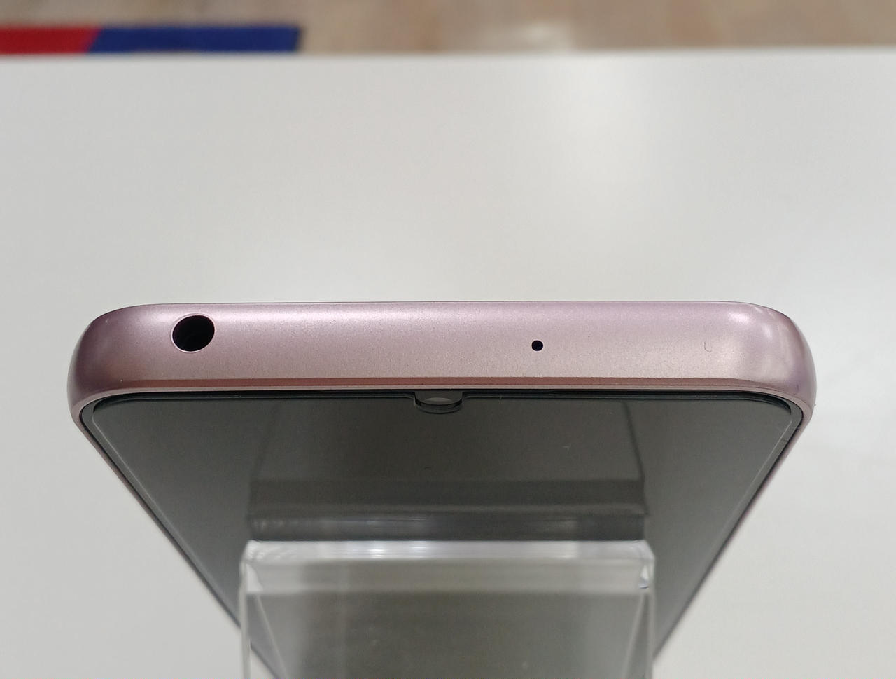 9/8まで出品　かんたんスマホ4 完全未使用品 シルバー（SIMフリー） 9/8まで出品 かんたんスマホ4 完全未使用品 シルバー（SIMフリー