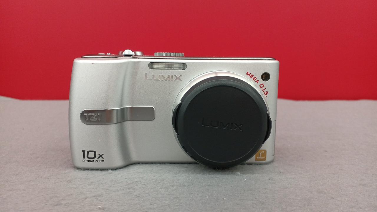 デジタルカメラ Panasonic DMC-TZ1 レッド メモリーカード付き