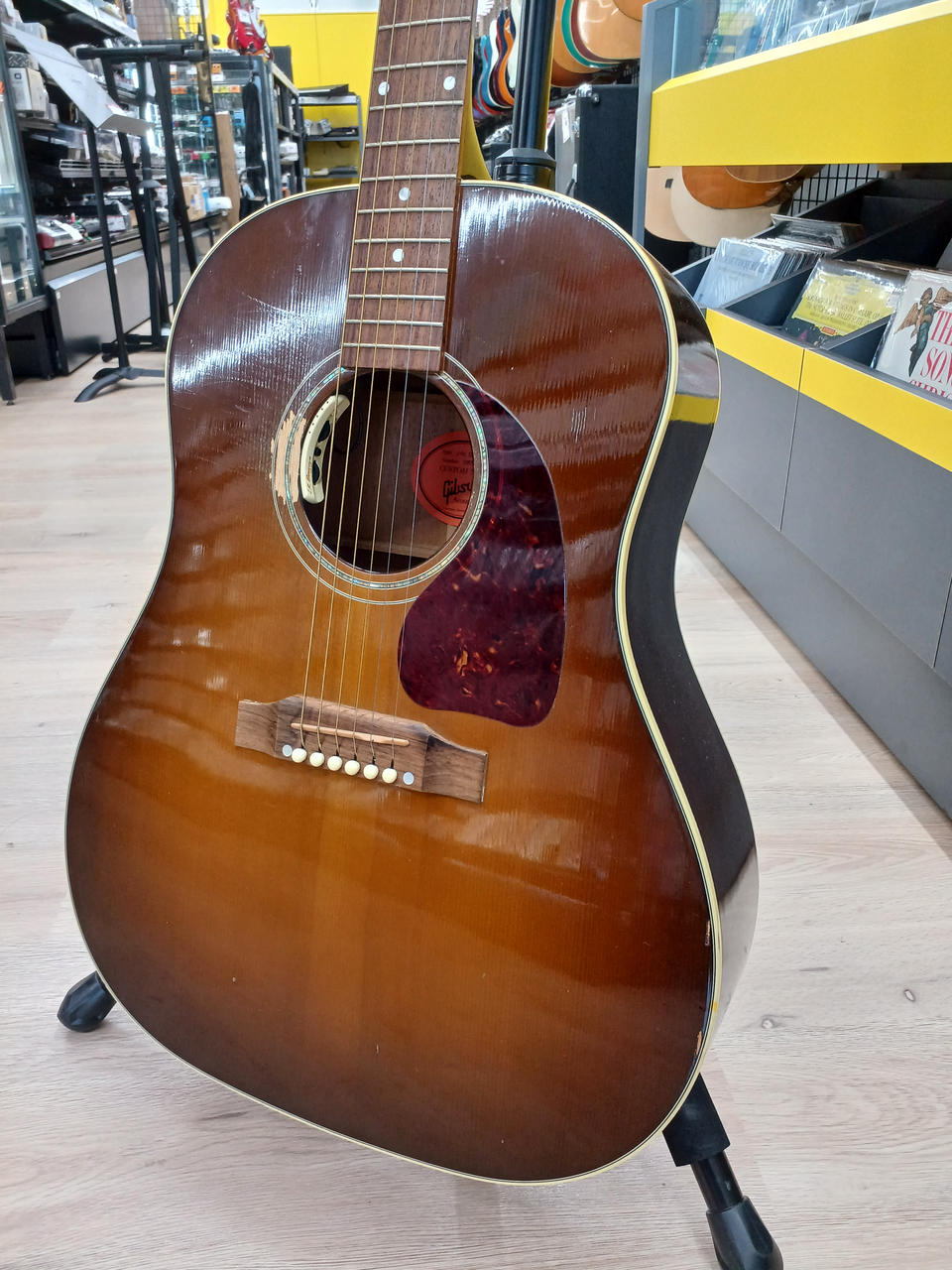 1981 美品 ギブソン J-100 XTRA 00年 山野楽器購入 エレアコ 1981 美品 ギブソン J-100 XTRA 00年 山野楽器購入 エレアコ