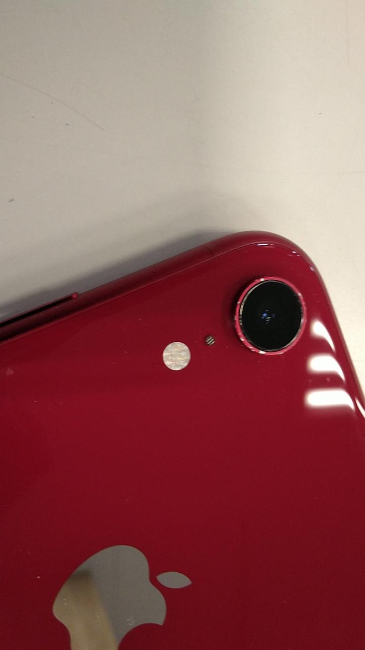 カメラレンズ周辺部金属にキズあります