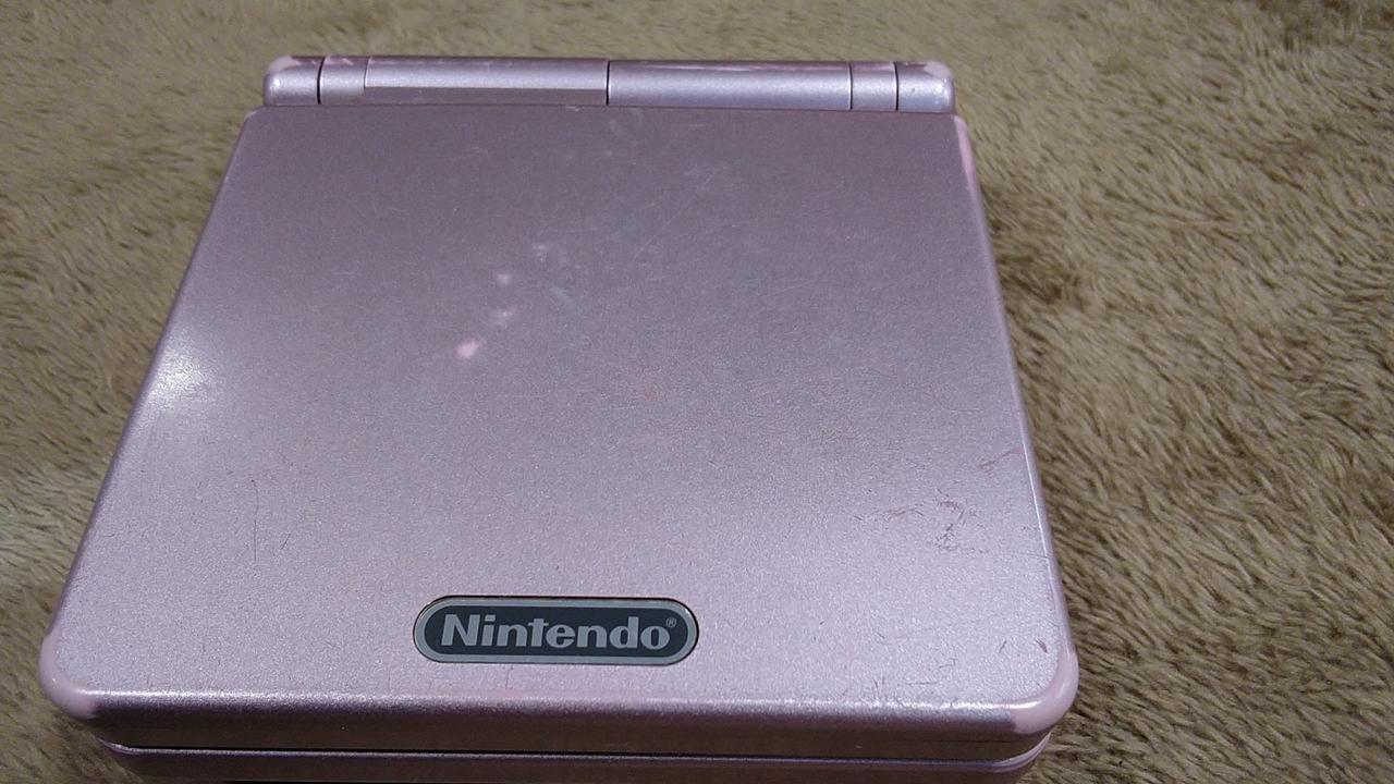 上部背面キズ目立ちます