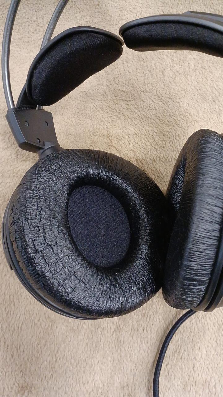 経年によるシワあり