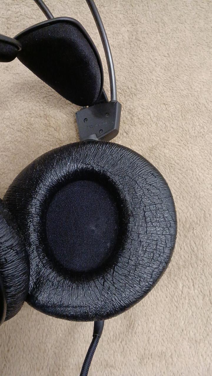 経年によるシワあり