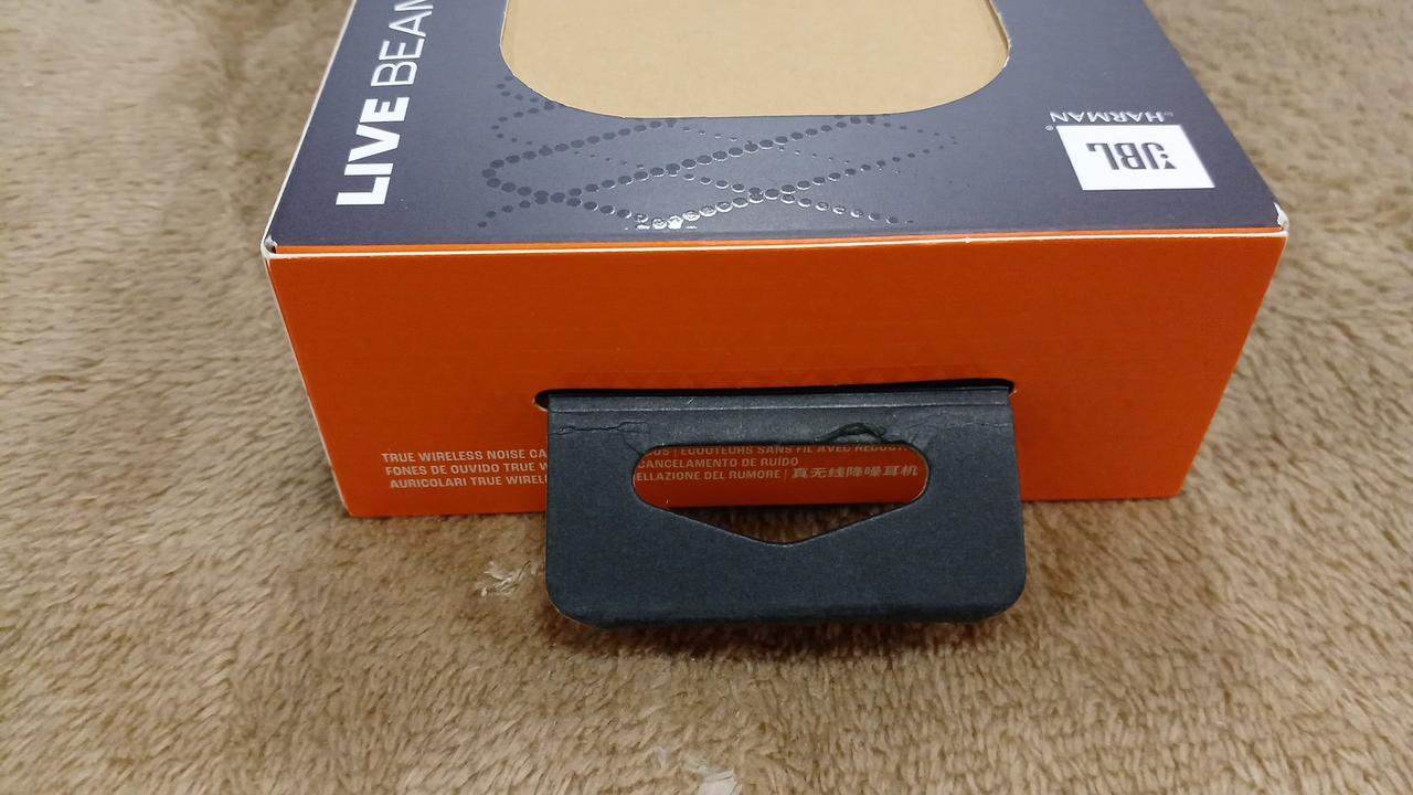 ケース角にキズあり