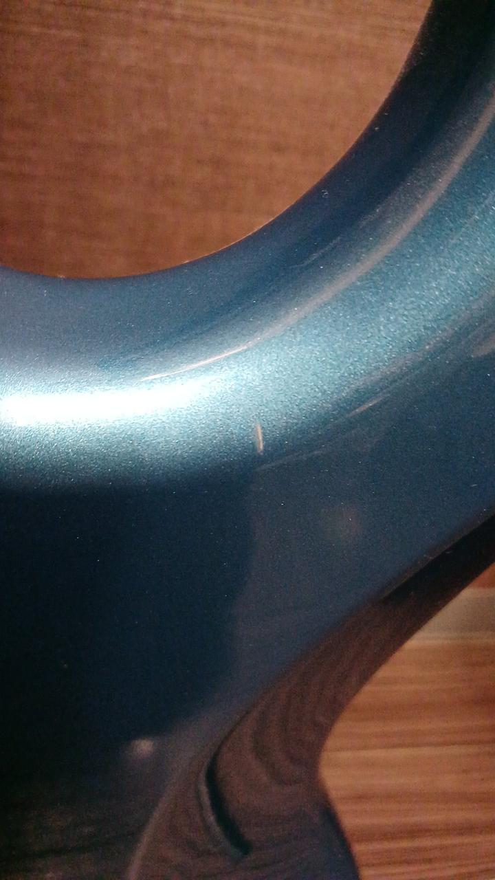 ボディ裏打痕あり